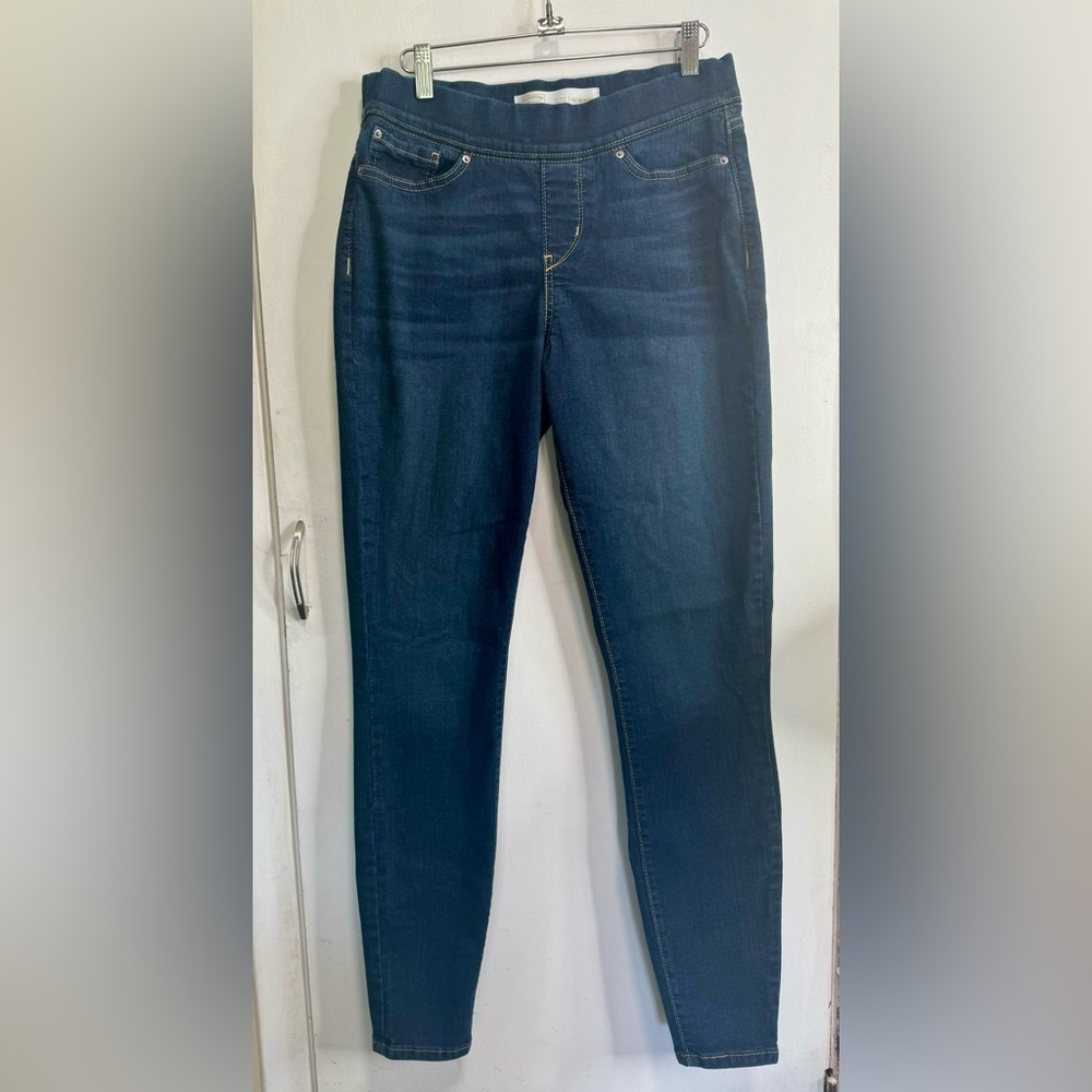 Levi’s Stretch, Pull On Jeans ~ Size 8 L